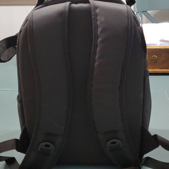 NWT, CAMERA BACKPACK. this bag is also complete with tripod. BY ultimaxx. Black - Picture 6 of 16